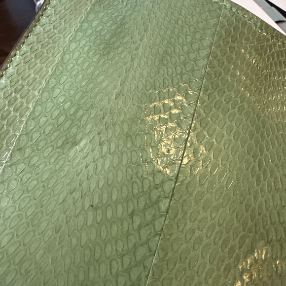 Tory Burch James Snake Embossed Leather Crossbody Menthol R $498 VGUC 2020 - Picture 6 of 10